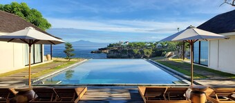 Ocean Front Majestic and Eco-Friendly 6 BDR villa in Nusa Lembongan, Bali