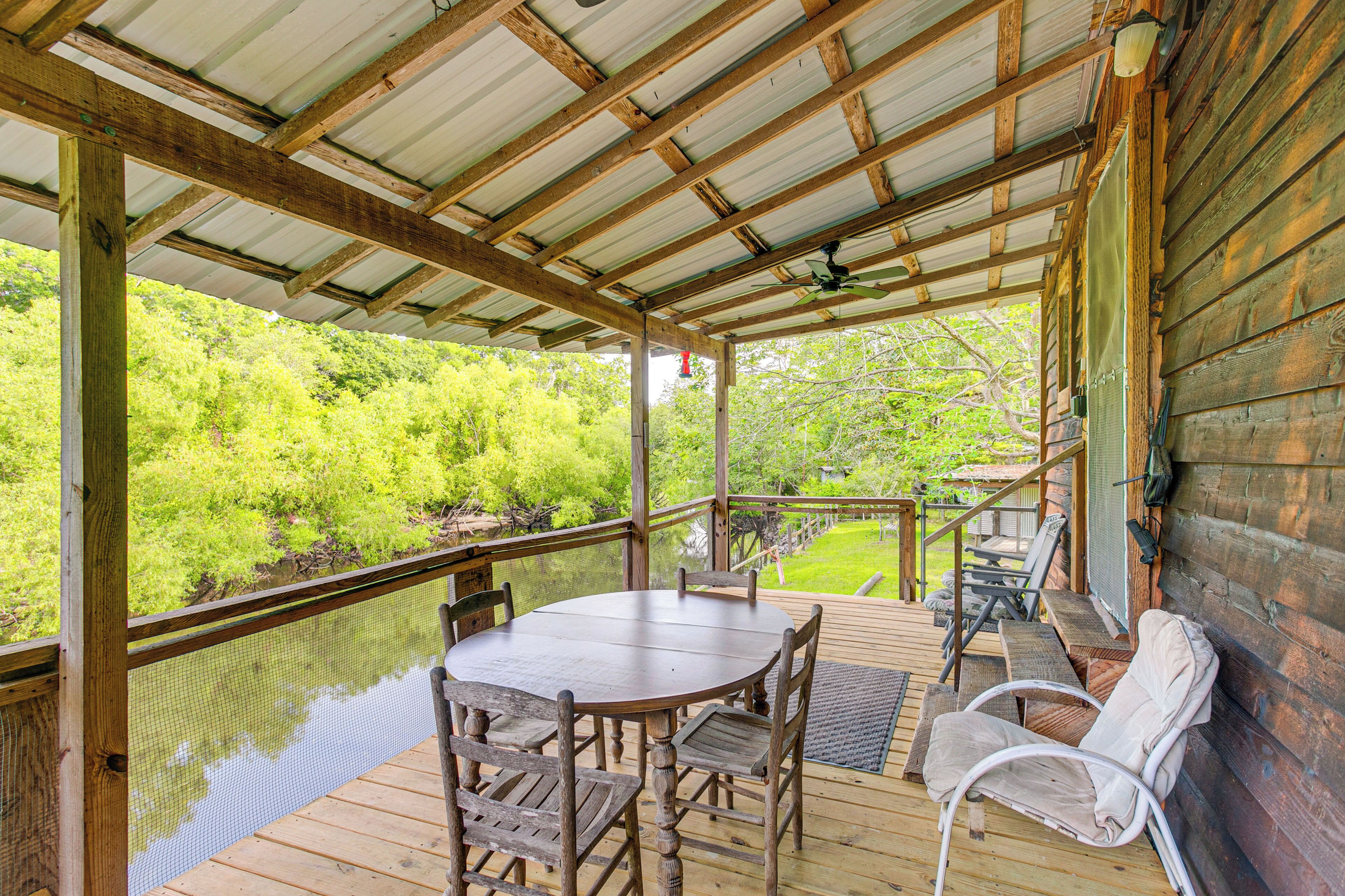 Reidsville Riverfront Cabin w/ Deck & BBQ Grill!