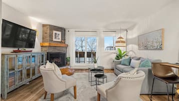 TV, fireplace, offices