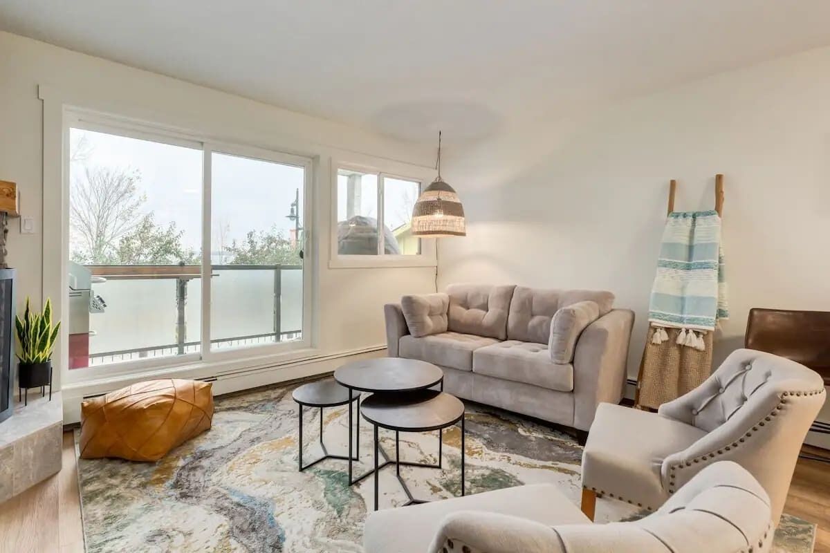 TV, fireplace, offices