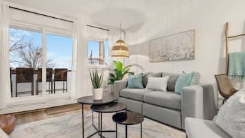 TV, fireplace, offices