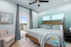 4 bedrooms, iron/ironing board, travel cot, free WiFi - Beautiful Mermaid Cove - Brand New with Hot Tub (Galveston)