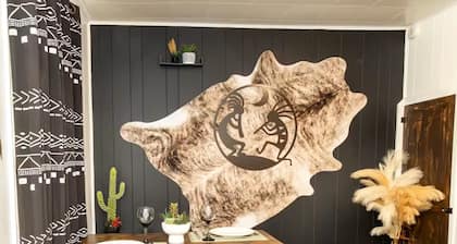 Cozy Western Boho Retreat~1BR / 1BA~ Tiny Cottage