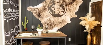 Cozy Western Boho Retreat~1BR / 1BA~ Tiny Cottage