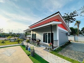 Blackout curtains, rollaway beds, free WiFi, bed sheets