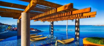 Beautiful 3BR/3Ba villa includes beach club & golf cart