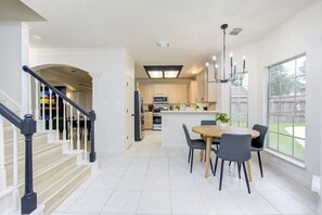 Dining - Houston Huge Pool, miniGolf, Katy Asian Town, King (Katy)