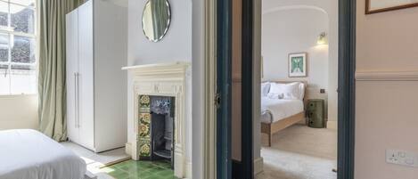 2 Schlafzimmer, Schreibtisch, Bügeleisen/Bügelbrett, kostenloses WLAN