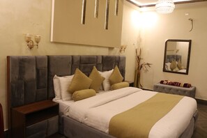 エグゼクティブ ルーム | デスク、WiFi (無料)