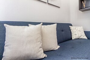 Interior - Located on one of the main streets of Porto Torres, in a quiet and convenient area close to all services, Cala delle Vigne offers the perfect atmosphere for a holiday dedicated to relaxation, the sea, and discovery. The apartment, cosy and well-kept, is  (Porto Torres)