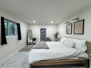 1 bedroom, iron/ironing board, free WiFi, bed sheets - Modern Minimalist Home (San Jose)