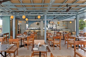 Daily buffet breakfast (INR 500 per person)