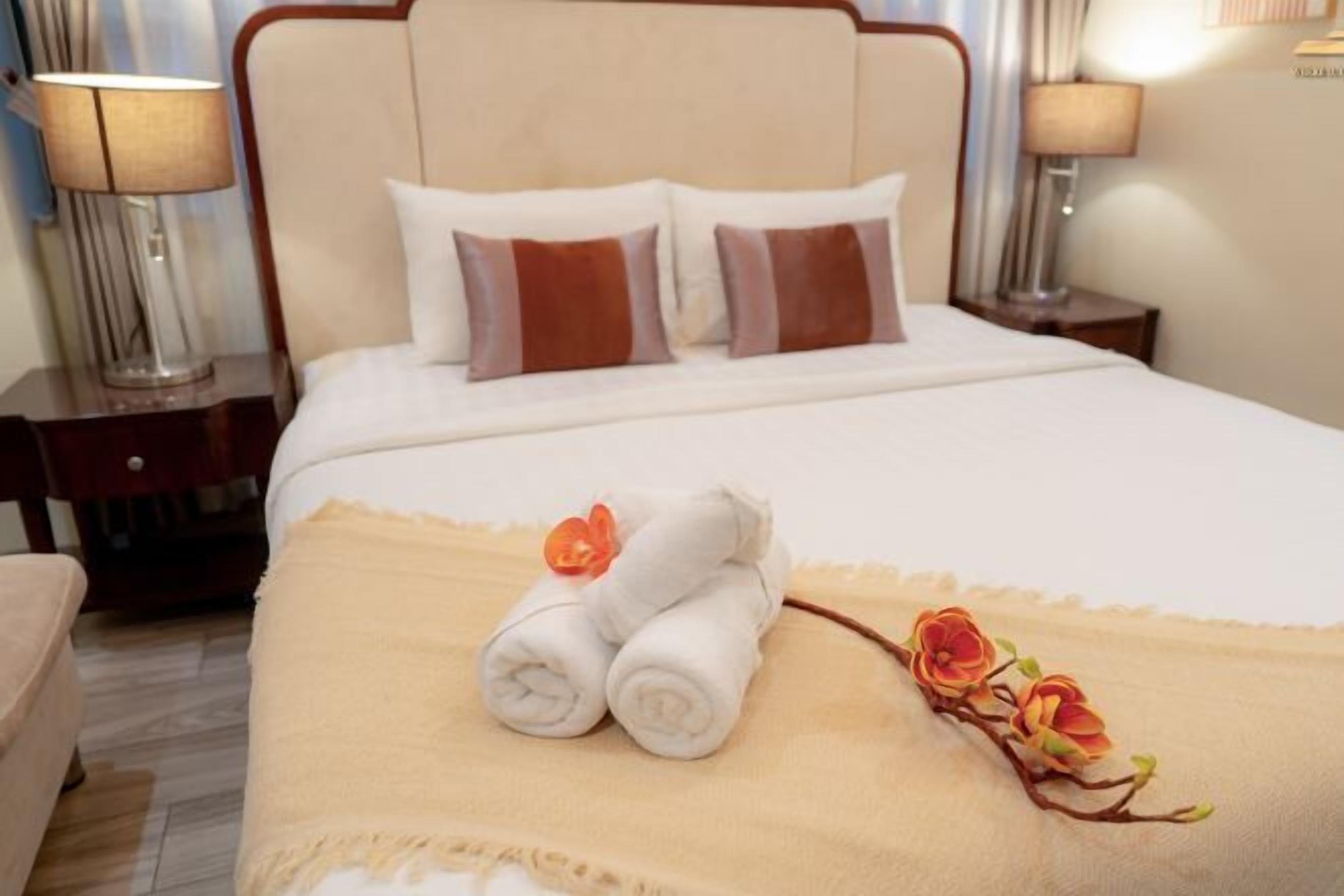 Allergikerbettwaren, Minibar, Zimmersafe, Schreibtisch