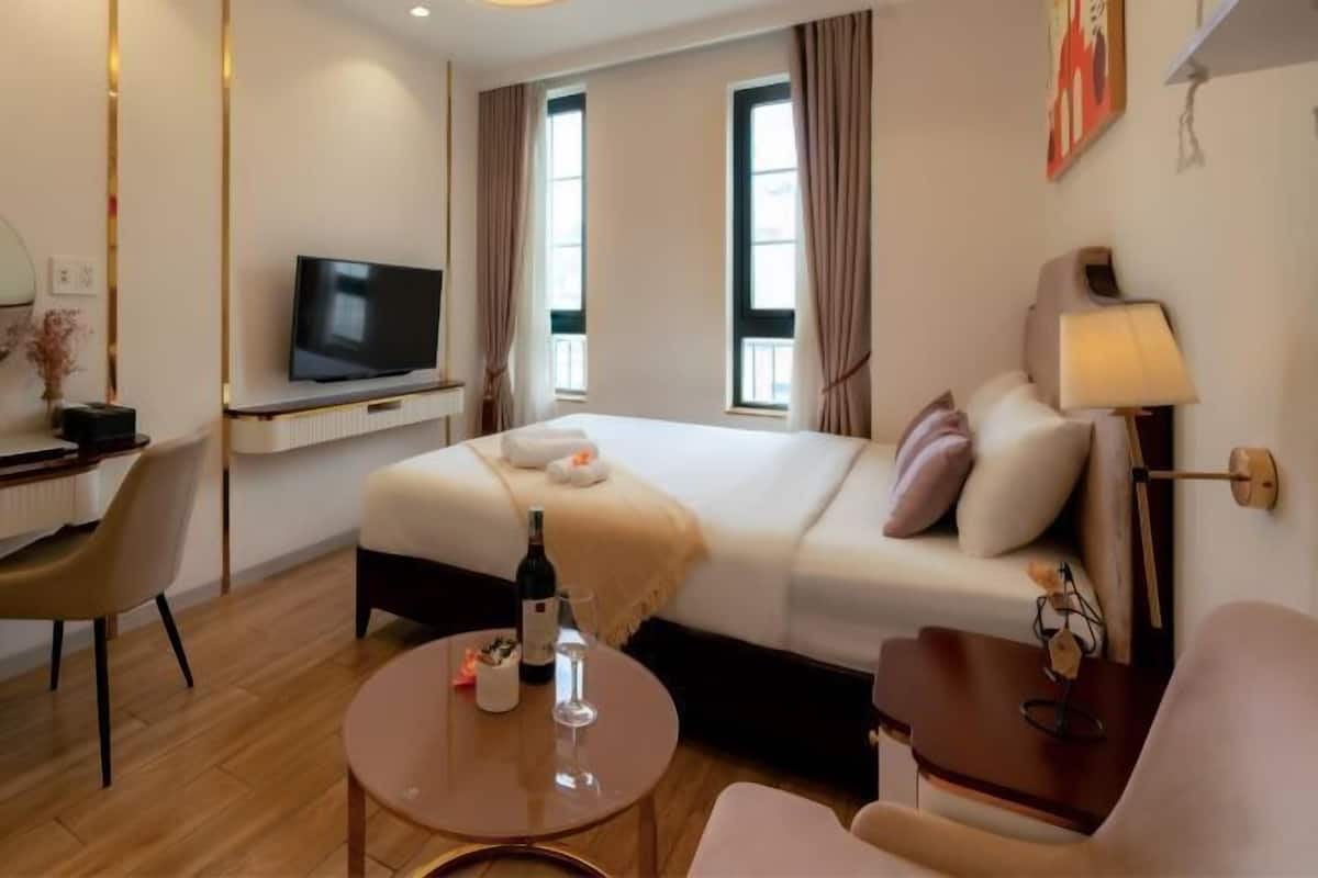 1 soveværelse, allergivenligt sengetøj, minibar, pengeskab på værelset