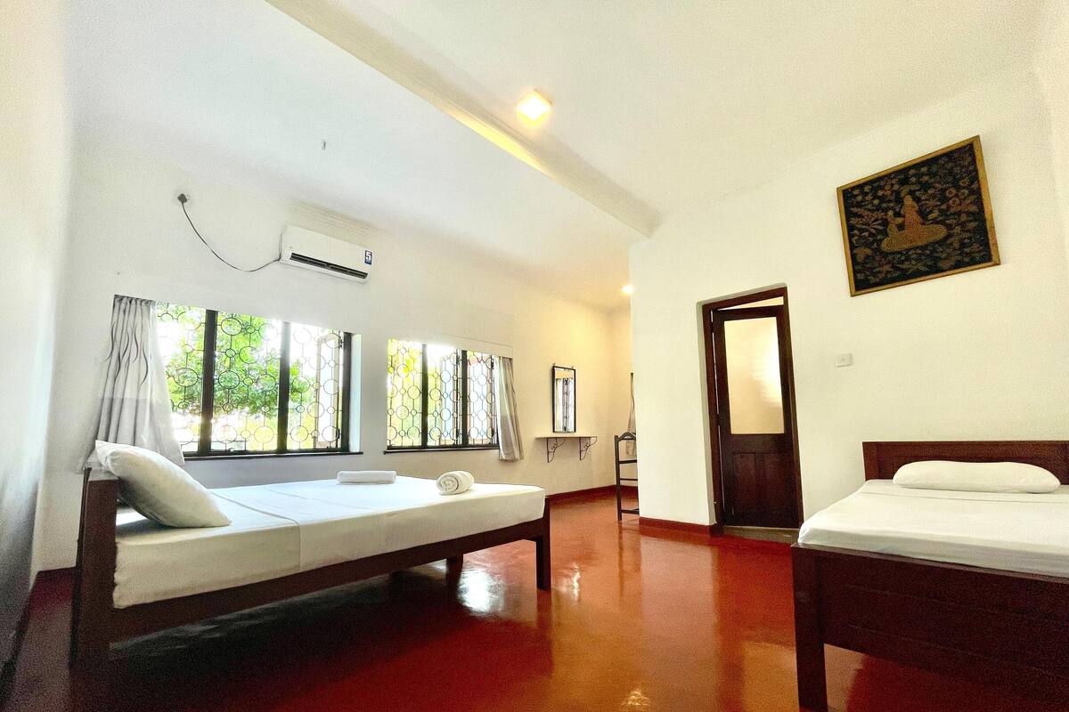 Deluxe Triple Room | Seterika/papan seterika, Wi-fi percuma 