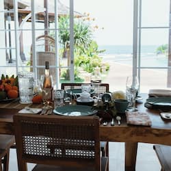 Biệt thự Cao cấp | Khu vực ăn uống tại phòng
