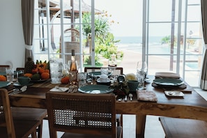Luxury Villa | In-room dining - Ketewel Beach Villas & Spa (Batubulan)