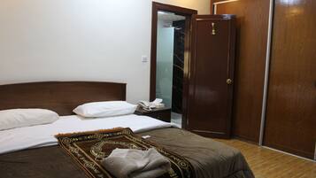 Desk, soundproofing, iron/ironing board, free WiFi