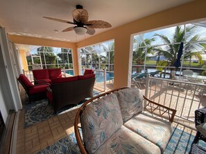 Terrace/patio - Private Dock & Heated Pool. No Bridges! 10% Off Weekly & Monthly.  Pet Friendly. (Port Charlotte)