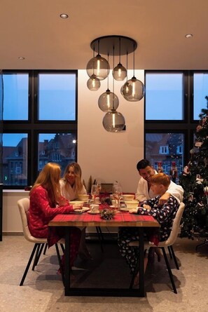 Urban Loft, de 2 à 6 personnes | 거실 공간 | 케이블 채널 시청이 가능한 148cm 스마트 TV