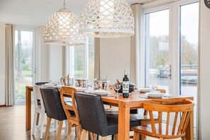 Dining - Accessible Villa on the Lake (Midlaren)