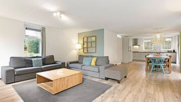 Una Smart TV, un reproductor de DVD