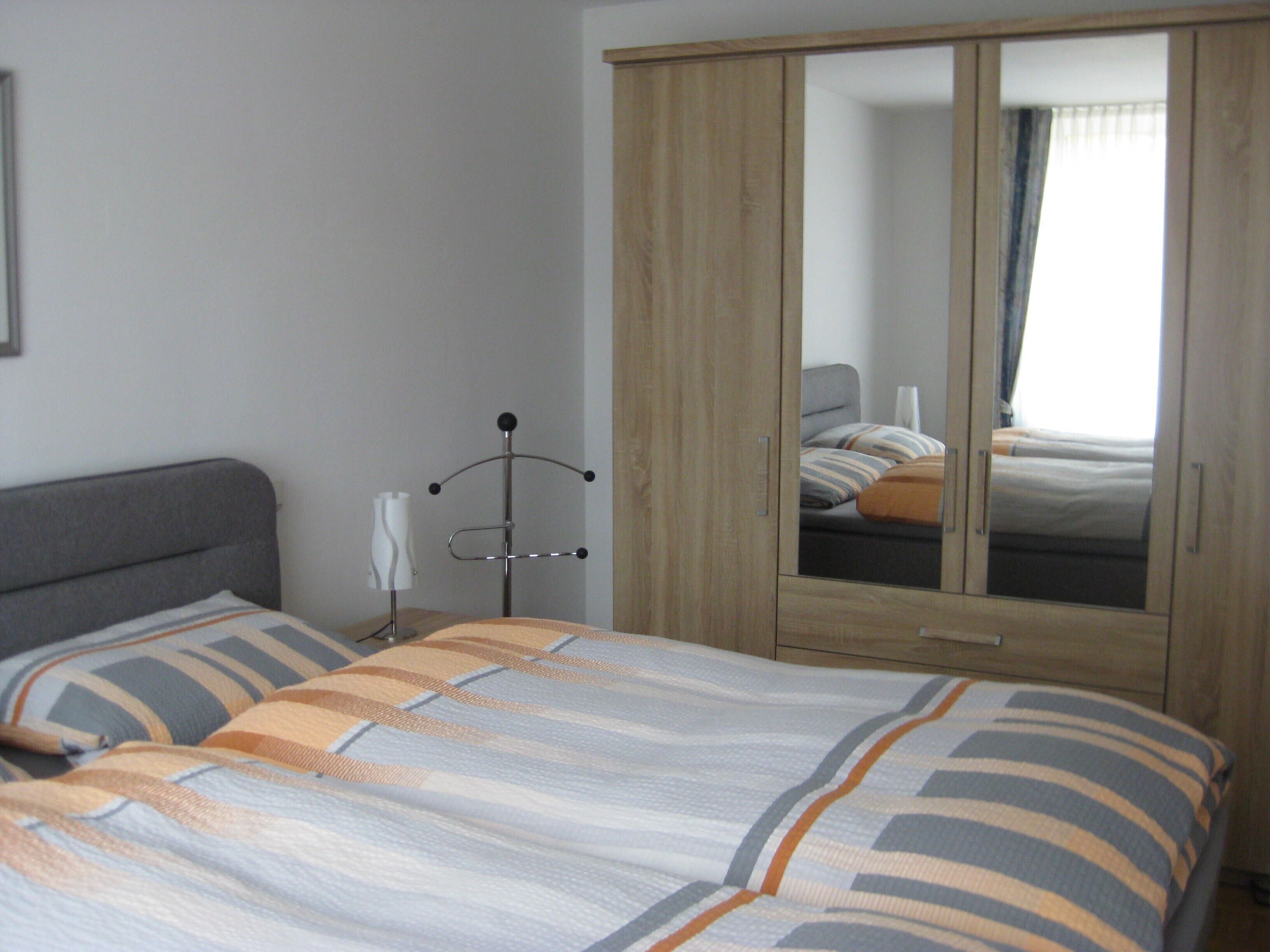 1 bedroom, internet, bed sheets