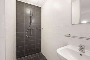 Shower - Stay in Midlaren in holiday park (Midlaren)