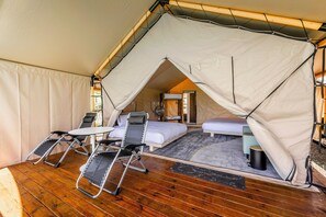 Lều | 3 phòng ngủ, truy cập Internet không dây miễn phí, bộ trải giường