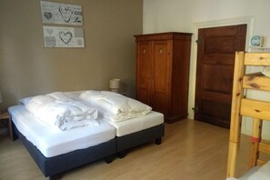 2 bedrooms, free WiFi