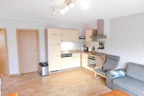 Kühlschrank, Ofen, Herdplatte, Geschirrspüler