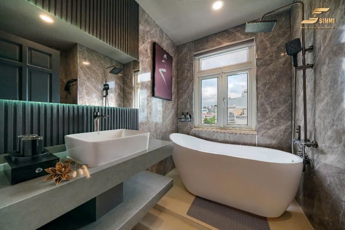 Deluxe tweepersoonskamer, 1 tweepersoonsbed, bad | Badkamer | Een douche, een regendouche, gratis toiletartikelen, een haardroger