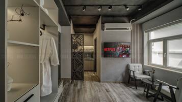 Superior Room, 1 Double Bed | Minibar, in-room safe, desk, blackout curtains