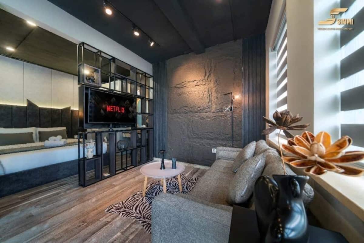 Deluxe Double Room, 1 Double Bed, Bathtub | Minibar, in-room safe, desk, blackout curtains