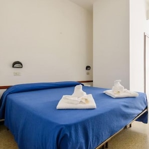 Desk, laptop workspace, free WiFi - Hotel Marea (Cattolica)