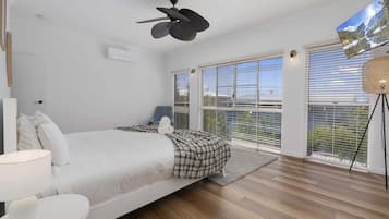 5 bedrooms, iron/ironing board, free WiFi, bed sheets