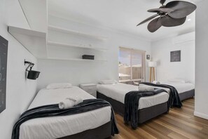 5 bedrooms, iron/ironing board, free WiFi, bed sheets