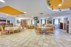 Dining - Grad Inn Boutique Villa Suite Bay Leaf (Koper)