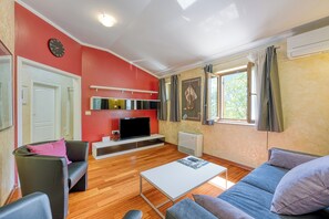 Family Apartment, Multiple Bedrooms (Grad Inn Boutique Villa Apt Rosemary) | Living area | 21-inch TV with satellite channels - Grad Inn Boutique Villa Apt Rosemary (Koper)
