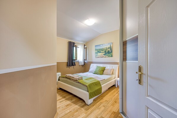 Family Apartment, Multiple Bedrooms (Grad Inn Boutique Villa Apt Rosemary)