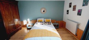 2 bedrooms, iron/ironing board, bed sheets - Les Gites de Campardon - Les Orchidées (Monties)