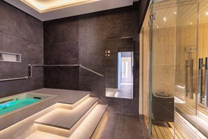 Kroppsbehandlinger, aromaterapi og massasje med varme steiner