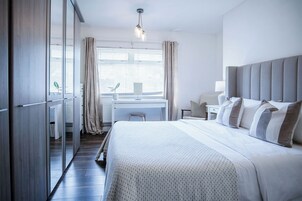 2 多间卧室、高档床上用品、床单