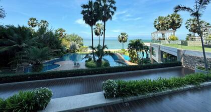 The Palm Wongamat Beach Pattaya by PSR