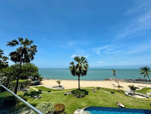 Beach nearby - The Palm Wongamat Beach Pattaya by PSR (Pattaya)