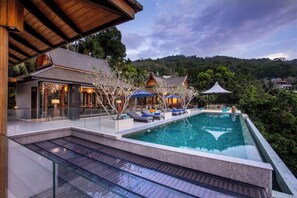 Indoor pool, 12 outdoor pools, sun loungers - Villa La Thalé (Kamala)