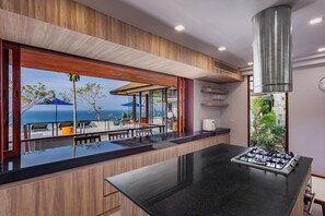 Shared fridge, microwave, paper towels, kitchen islands - Villa La Thalé (Kamala)