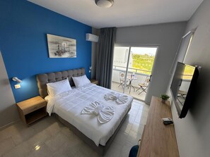 Individually decorated, desk, laptop workspace, free WiFi - Ayit Hotel (Rhodes)