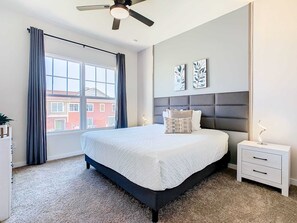 3 soverom, strykejern/-brett, wi-fi og sengetøy