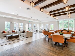 Interior - Peaceful Escape/ Themed Room & Clubhouse Access (Kissimmee)